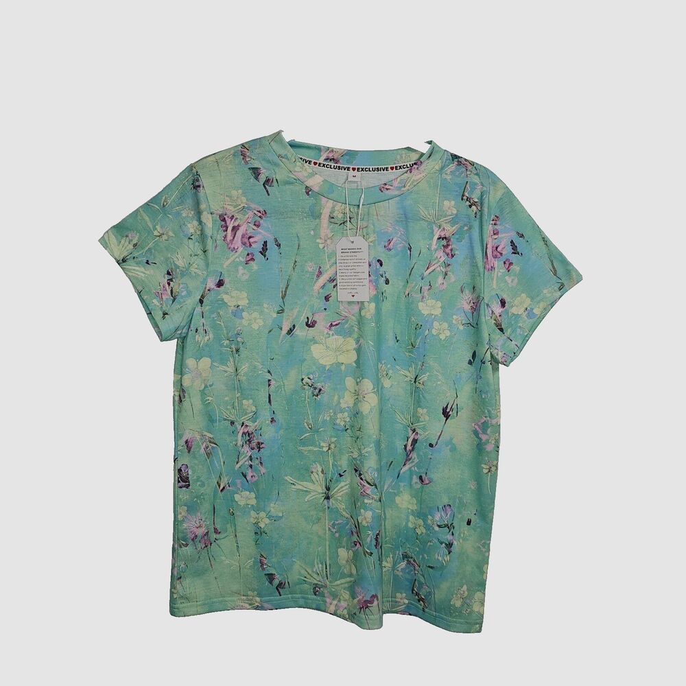 NWT Exclusive Floral Ladies Top Size Medium